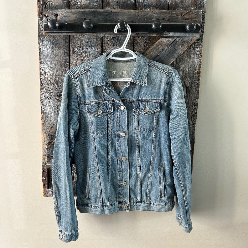 Women's GAP Stone Wash Jean Jacket - Size Medium